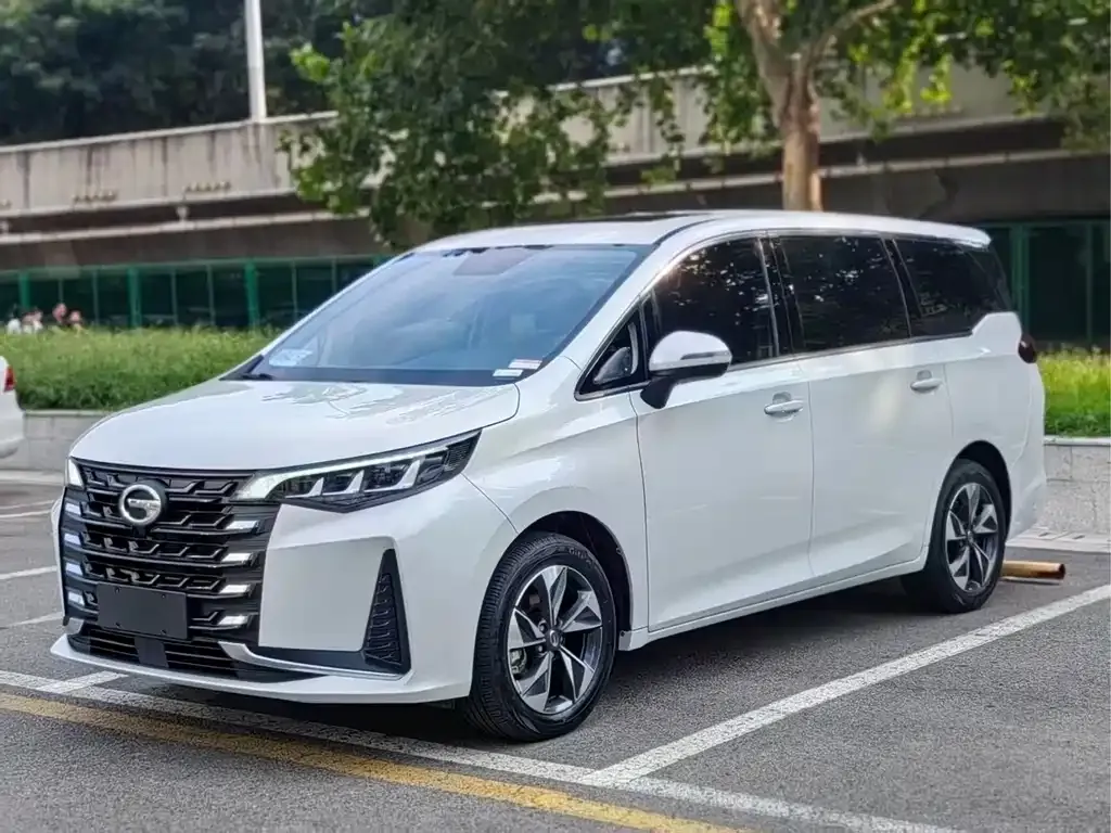 GAC Motor Trumpchi M6 — фото 1