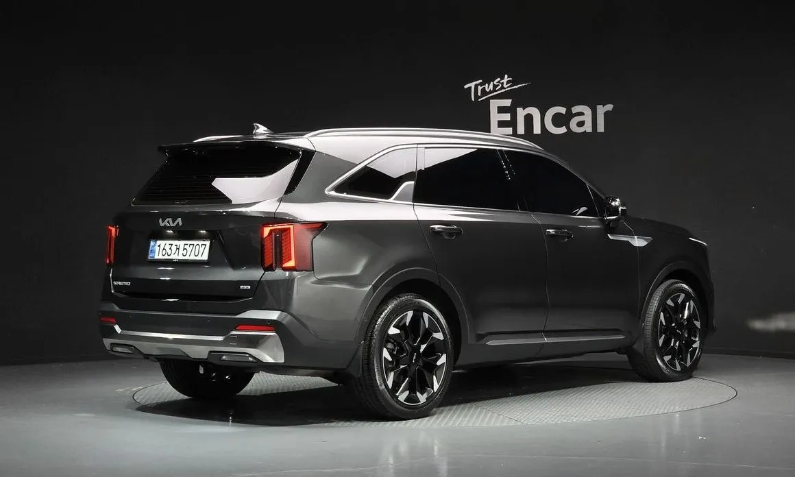 Kia Sorento — фото 6