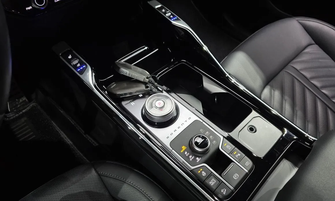 Kia Sorento — фото 7