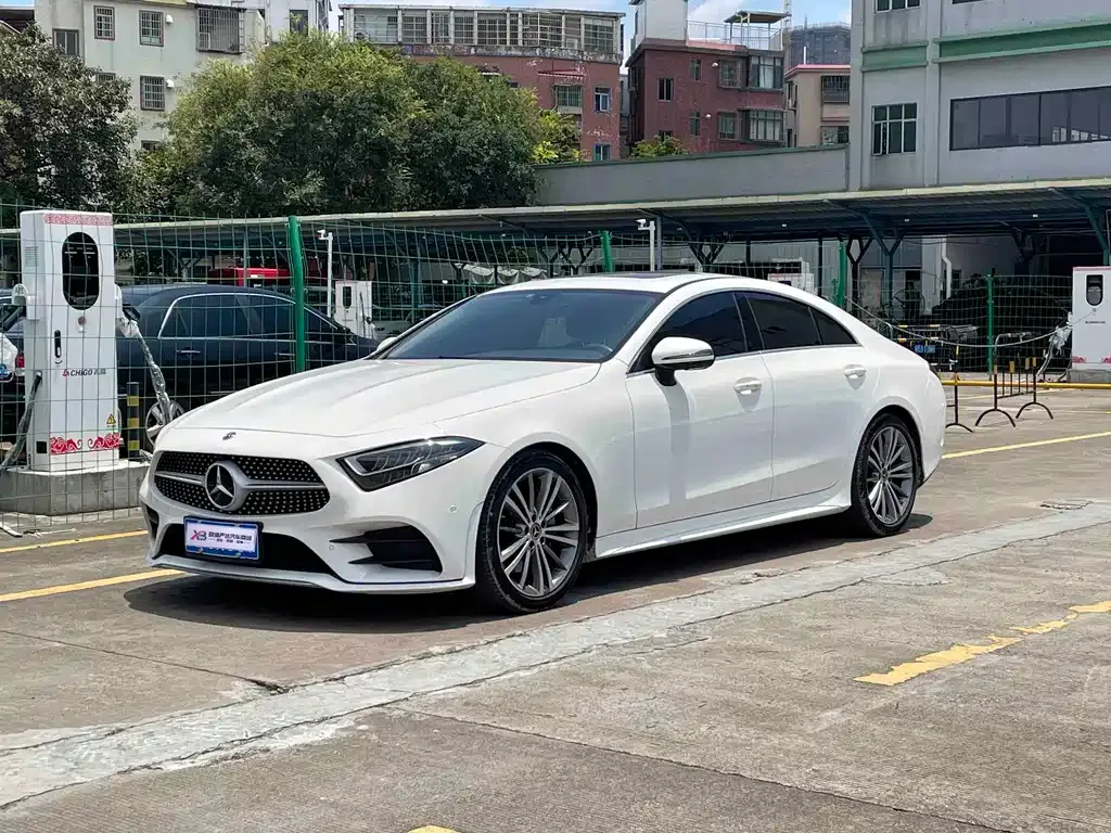 Mercedes-Benz CLS — фото 1