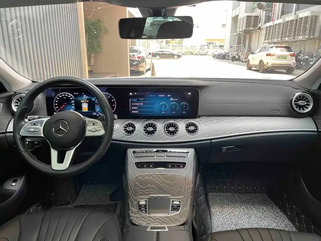 Mercedes-Benz CLS — фото 7
