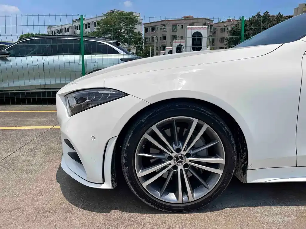 Mercedes-Benz CLS — фото 2