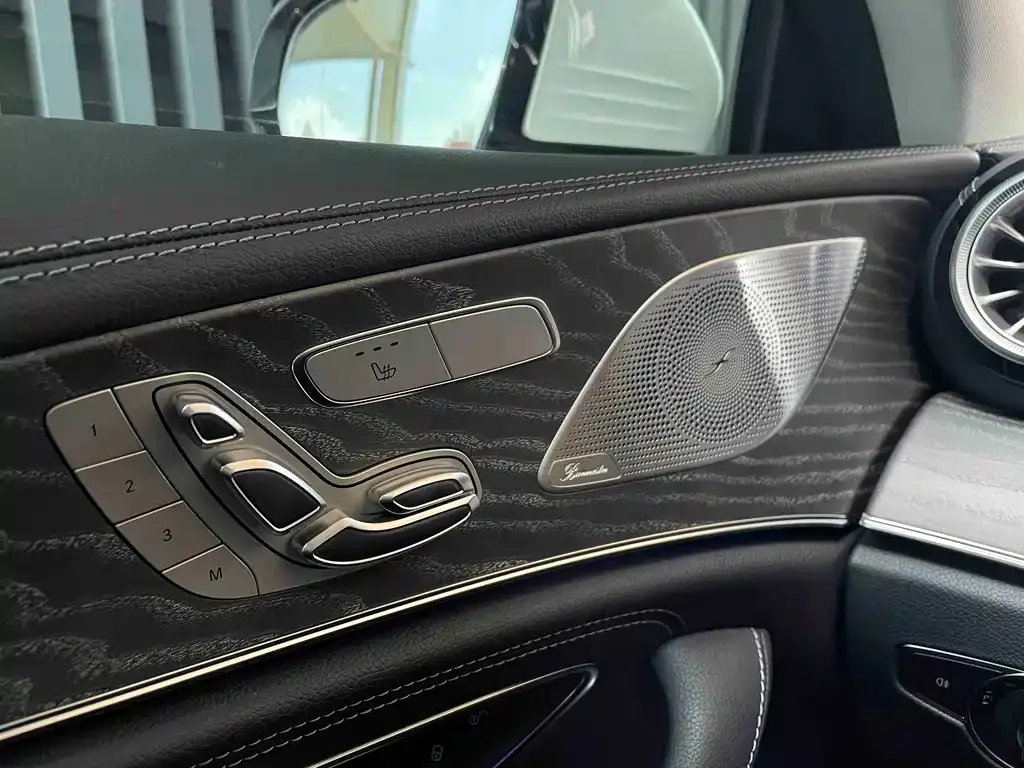 Mercedes-Benz CLS — фото 4