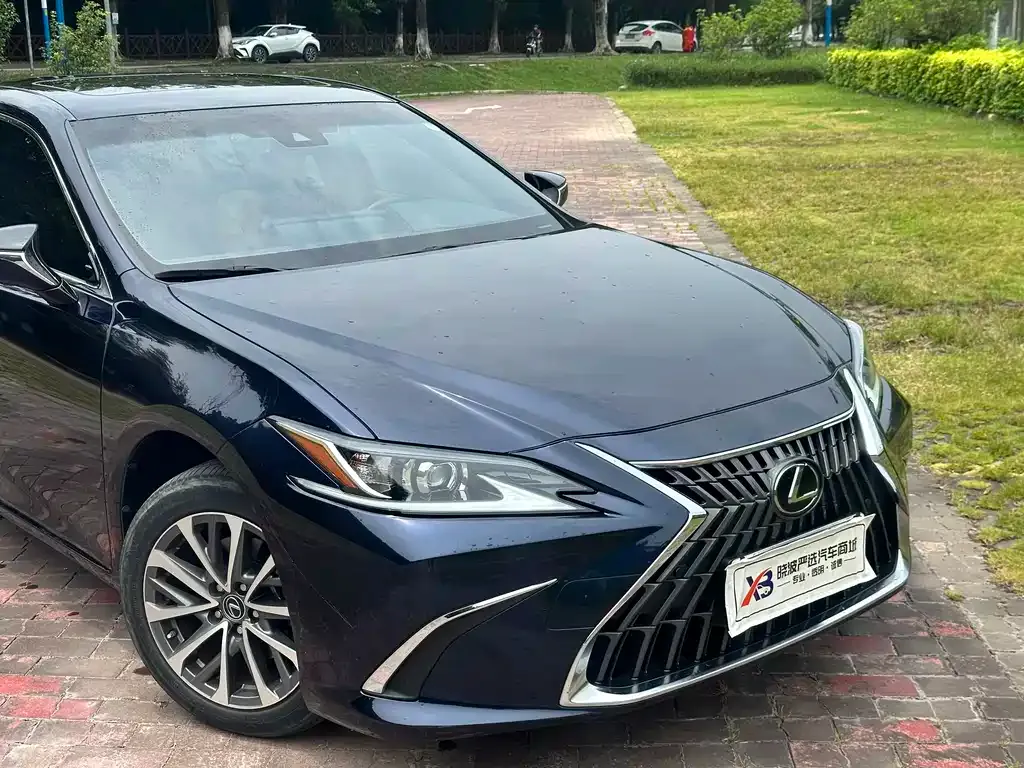 Lexus ES — фото 2