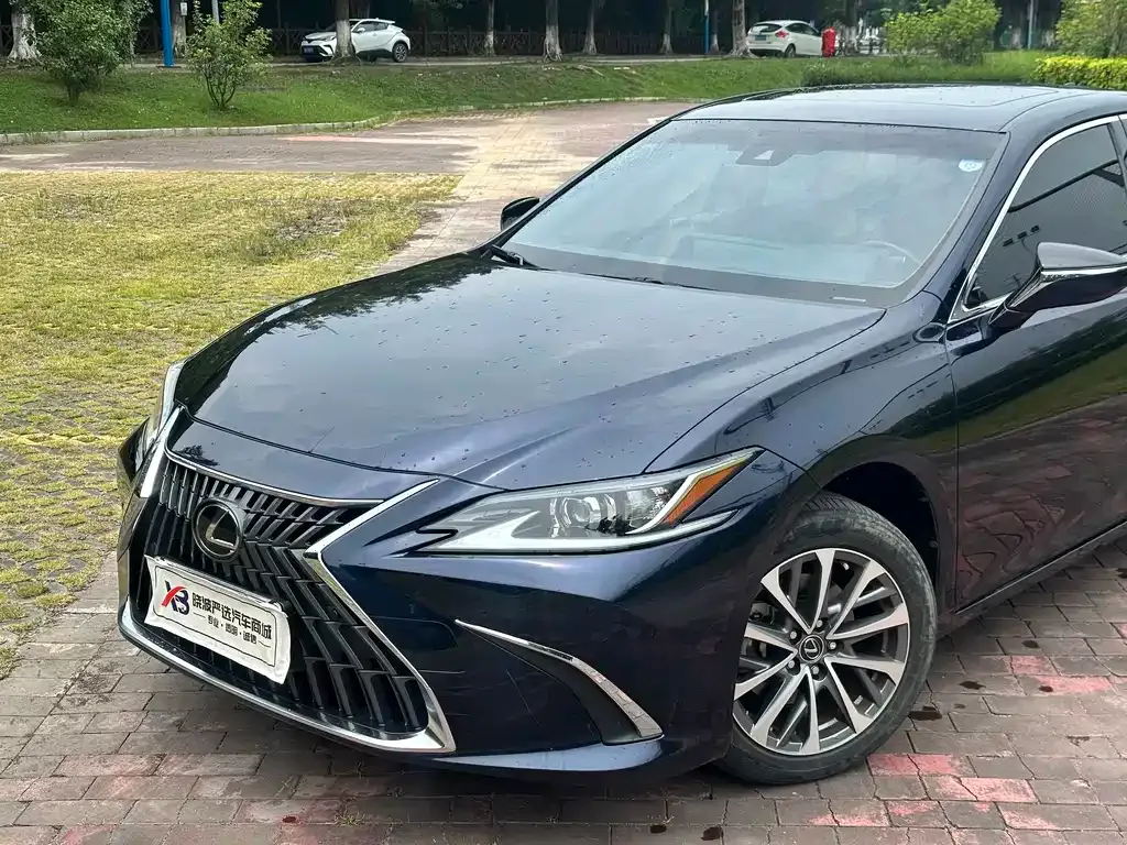 Lexus ES — фото 3