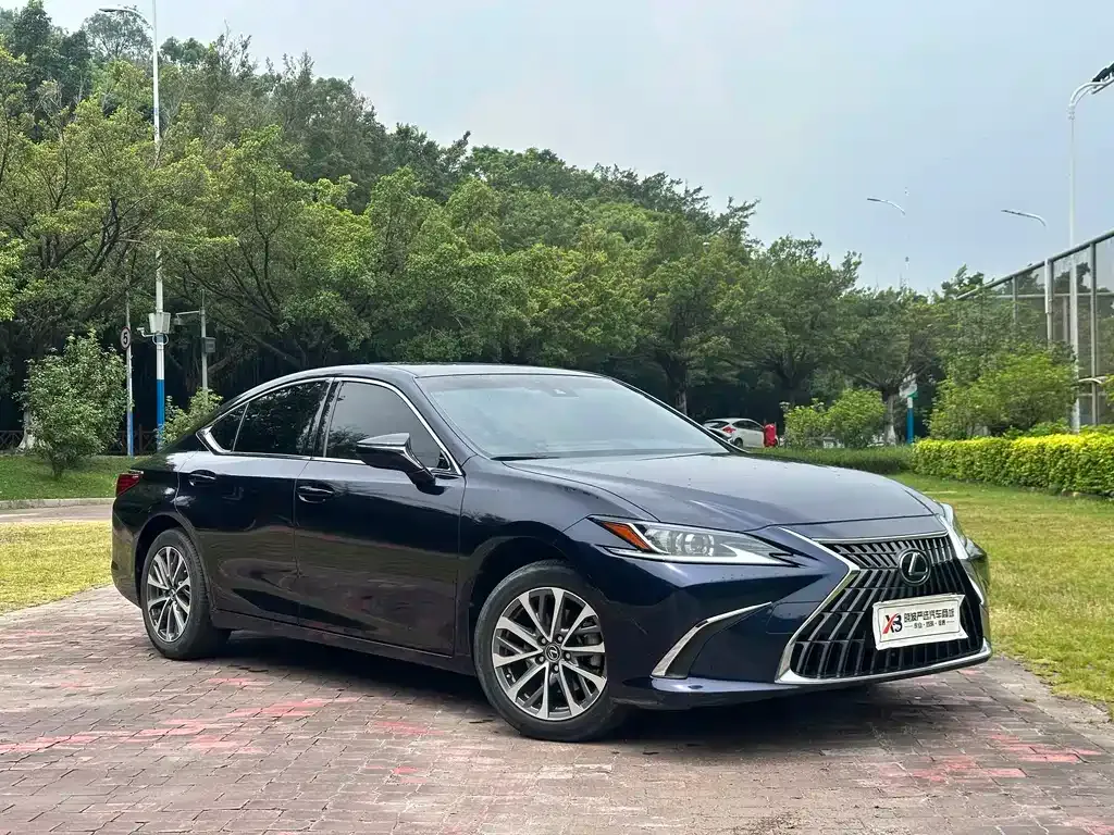 Lexus ES — фото 8
