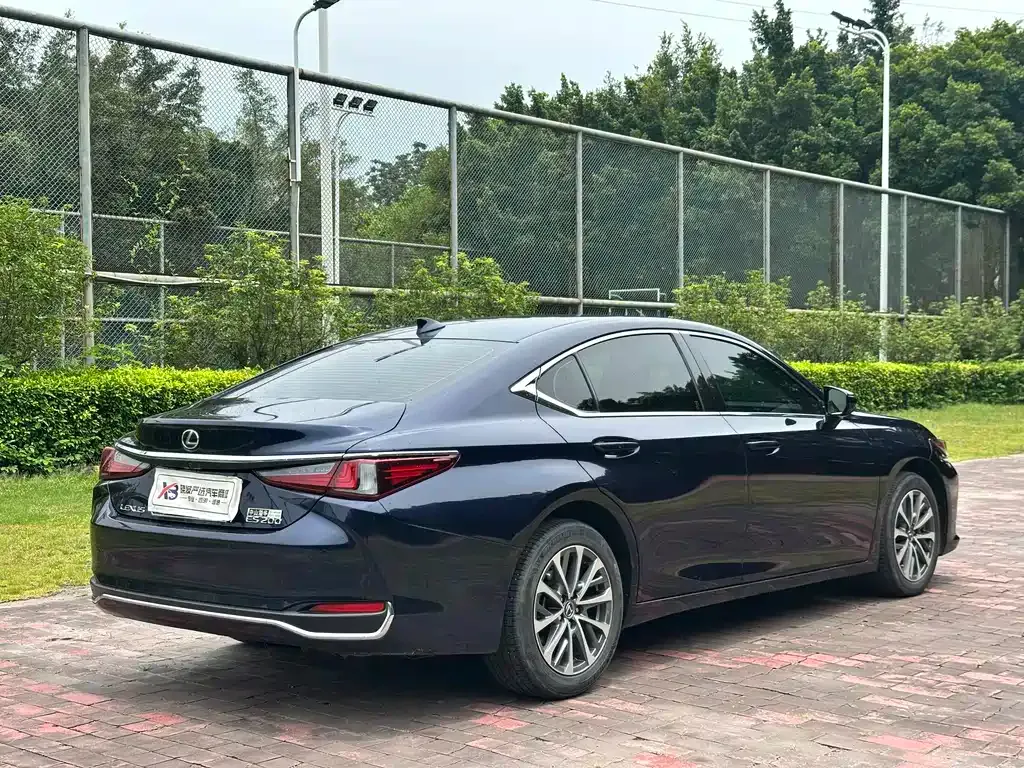 Lexus ES — фото 4