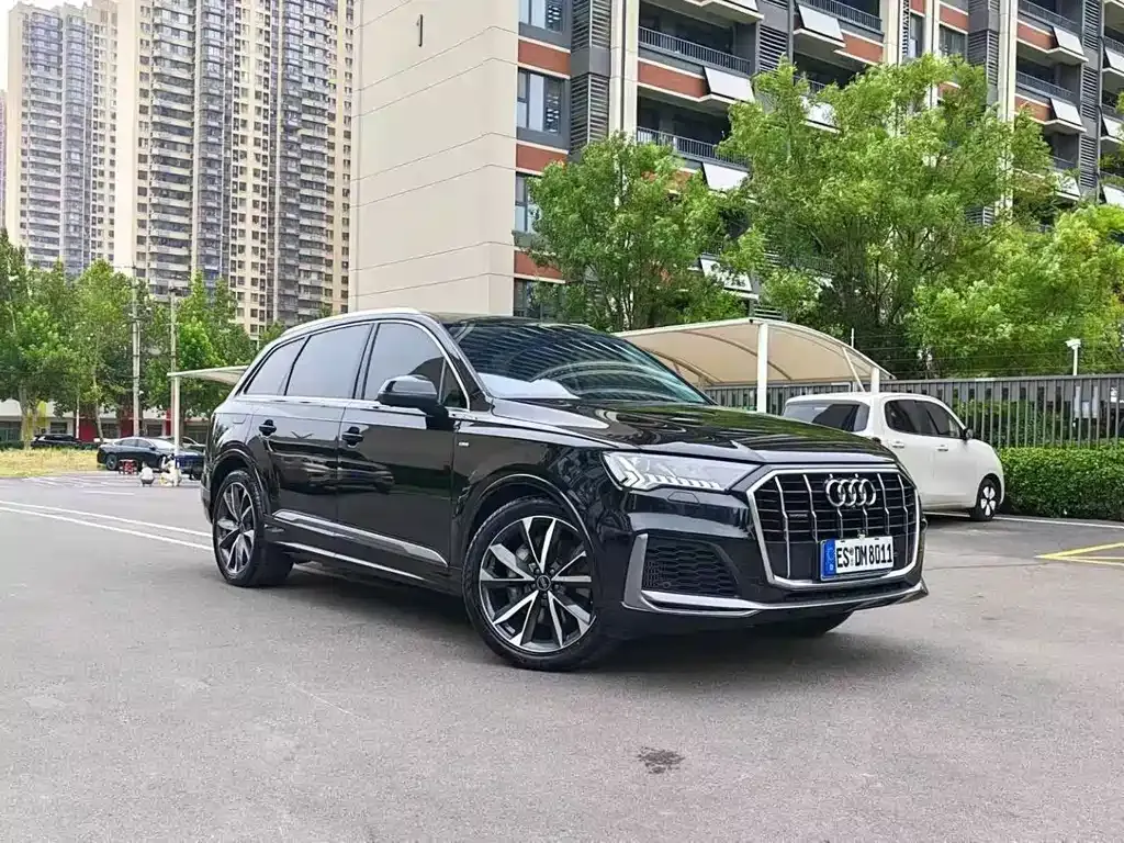 Audi Q7 — фото 9
