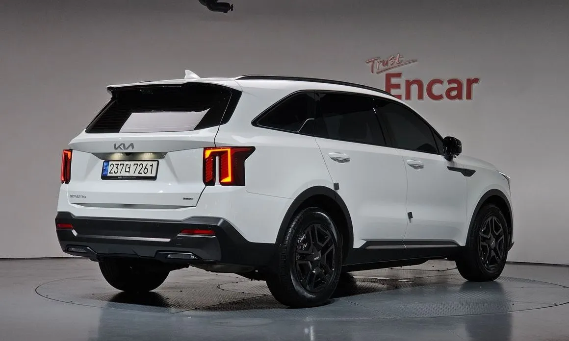 Kia Sorento — фото 10