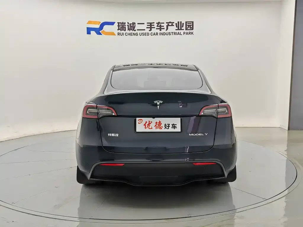 Tesla Model Y — фото 4