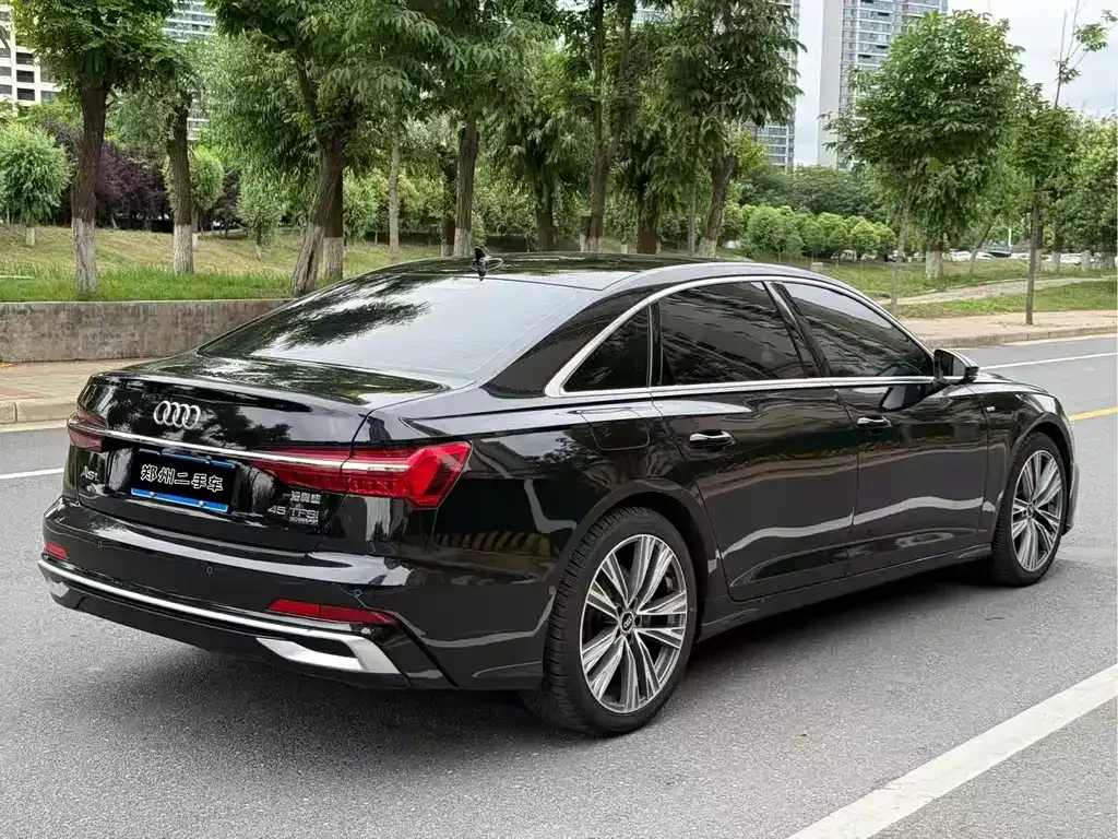 Audi A6L — фото 9