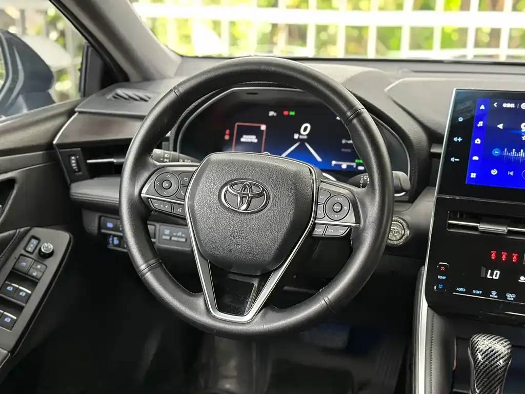 Toyota Avalon — фото 10