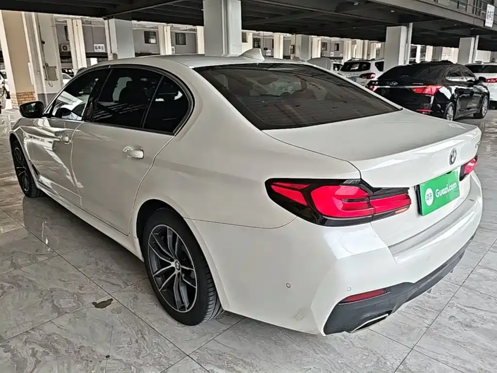BMW 5 Series — фото 6