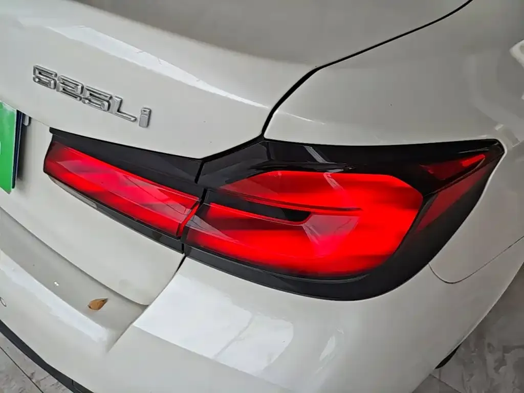 BMW 5 Series — фото 2