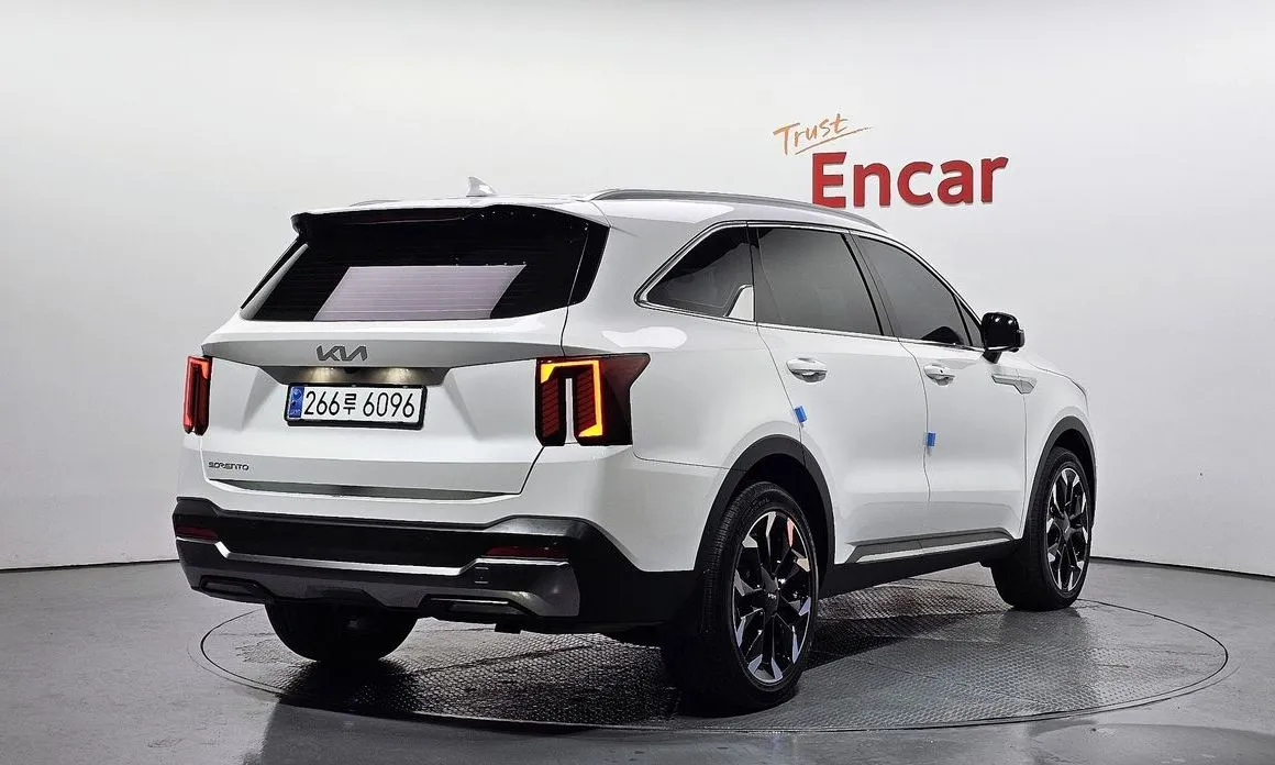 Kia Sorento — фото 8