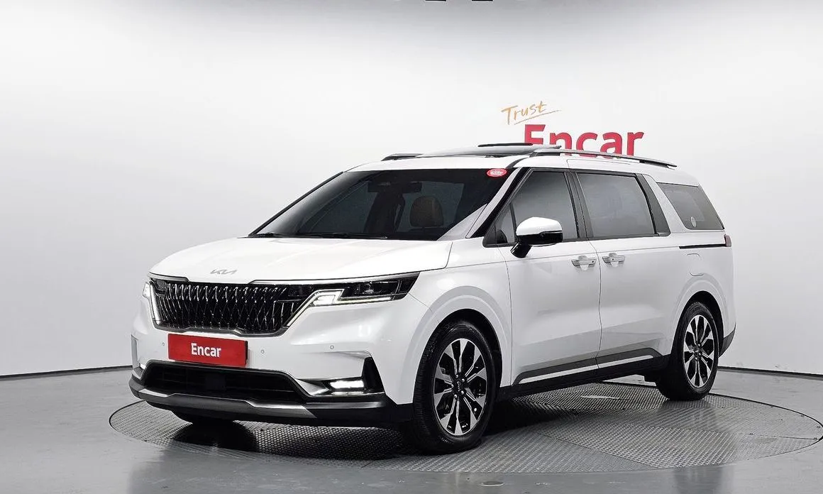 Kia Carnival — фото 1
