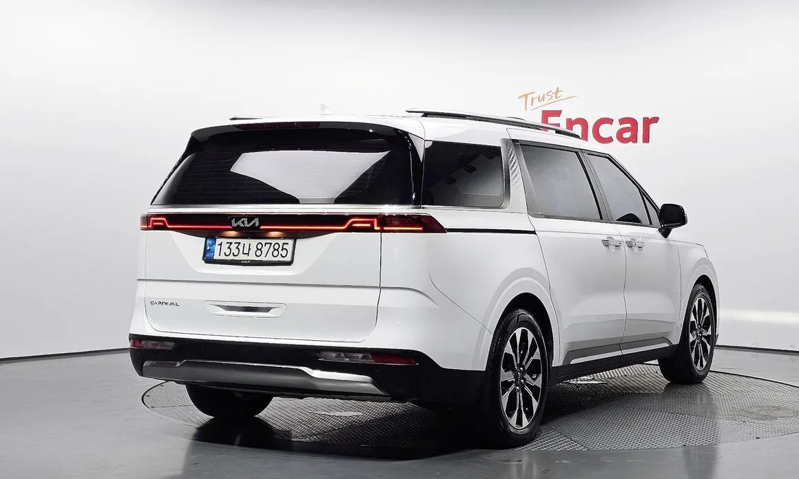 Kia Carnival — фото 5