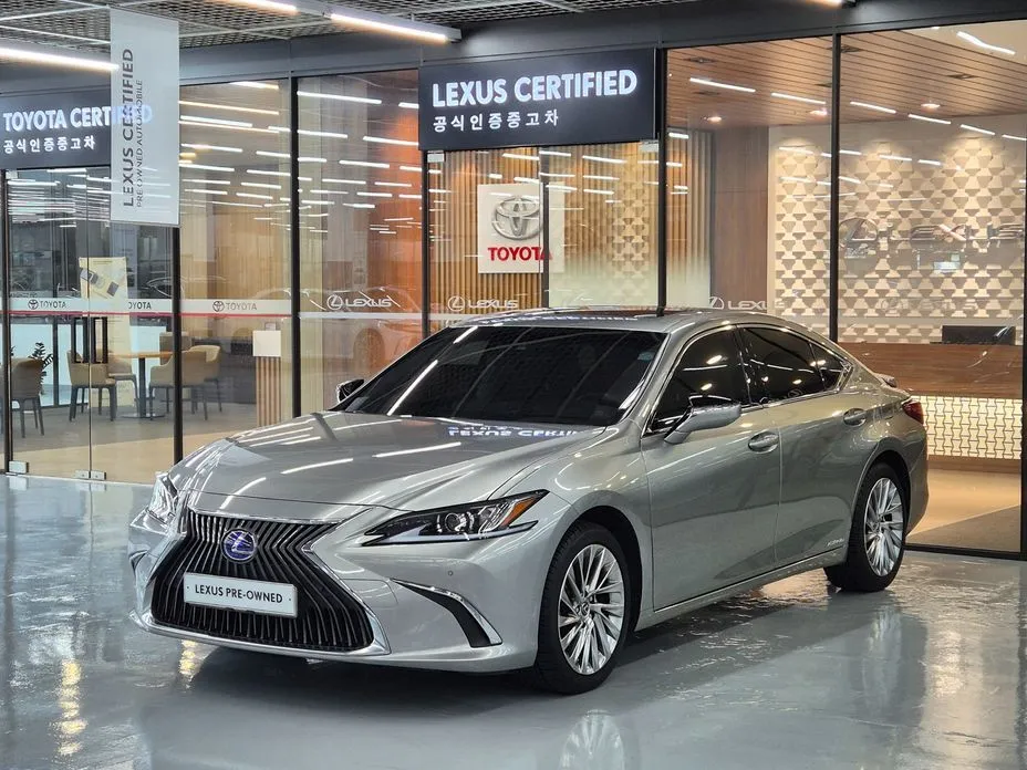 Lexus ES — фото 1