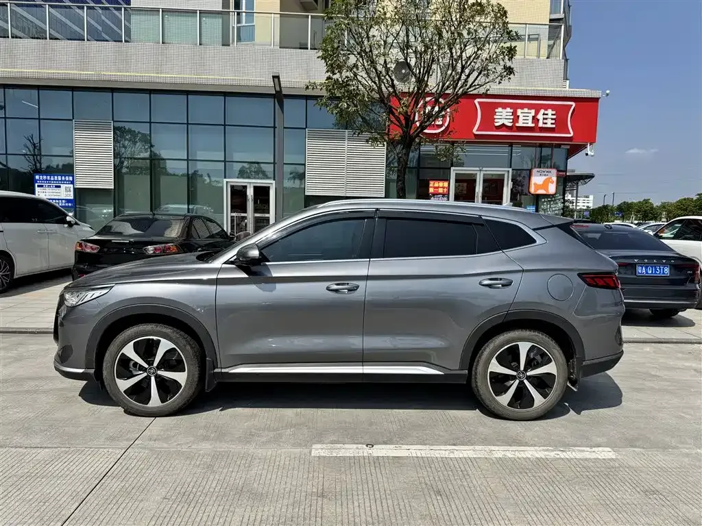 BYD PLUS New Energy — фото 5