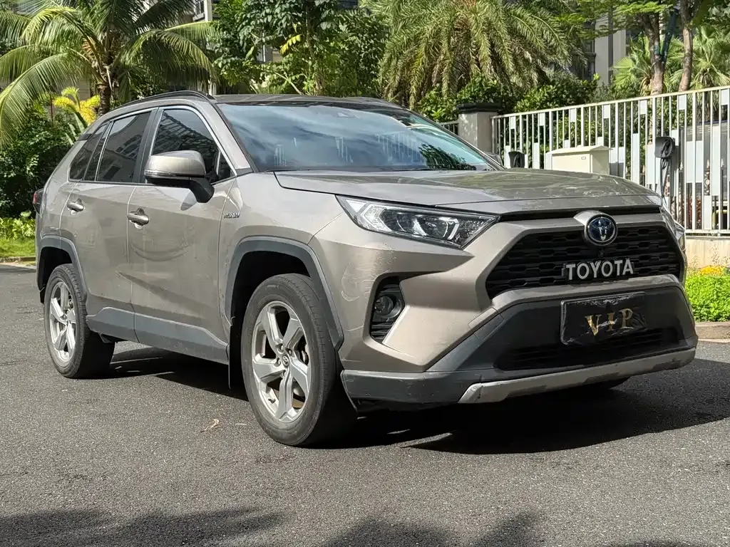 Toyota RAV4 Prime — фото 9