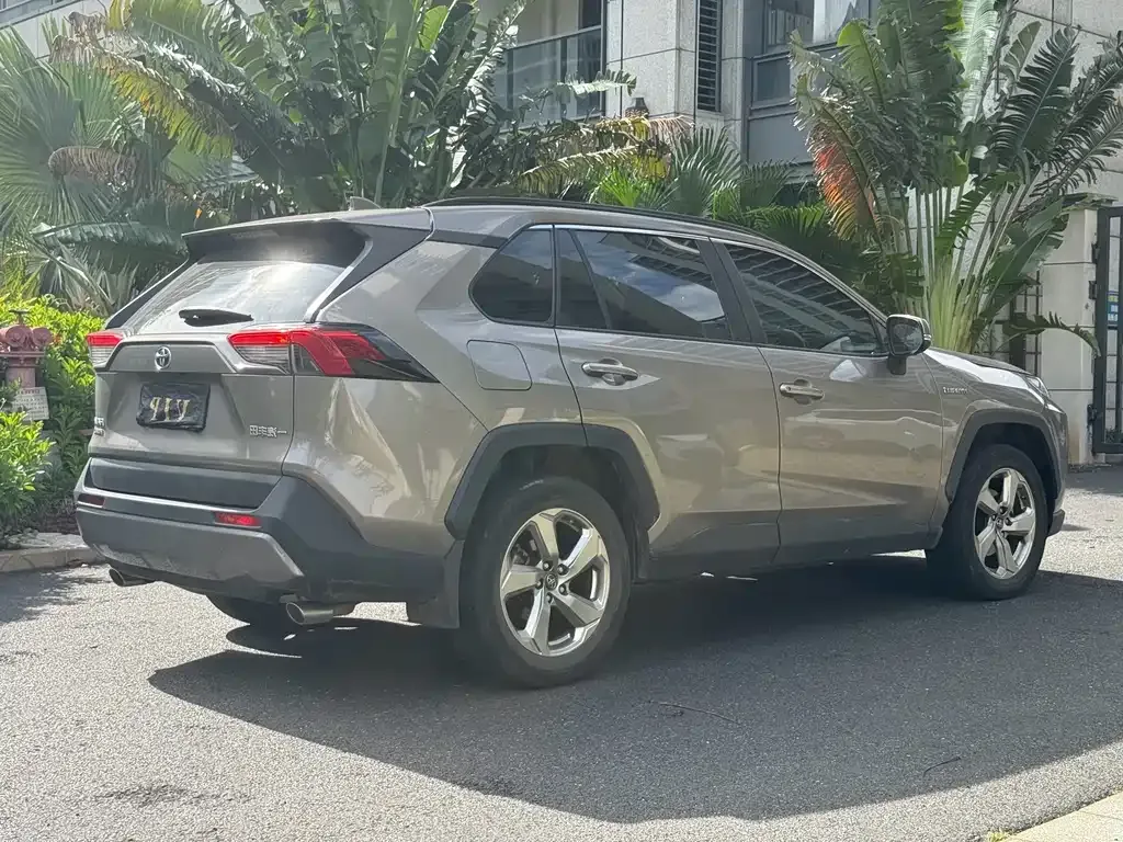 Toyota RAV4 Prime — фото 7
