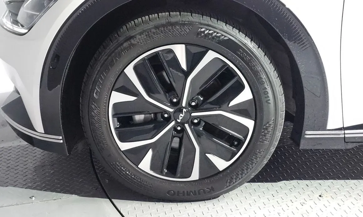Kia EV6 — фото 6