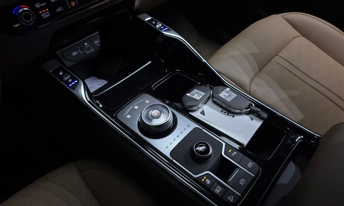 Kia Sorento — фото 6