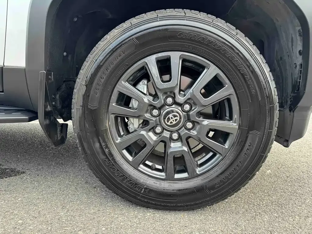 Toyota Prado — фото 10