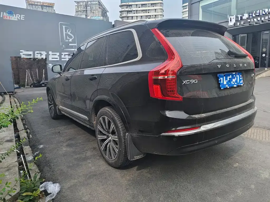 Volvo XC90 — фото 9