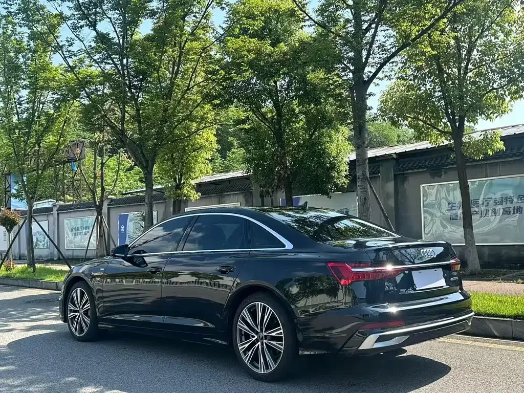 Audi A6L — фото 6