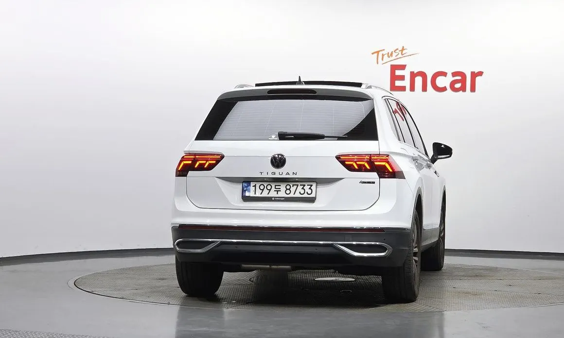 Volkswagen Tiguan — фото 7