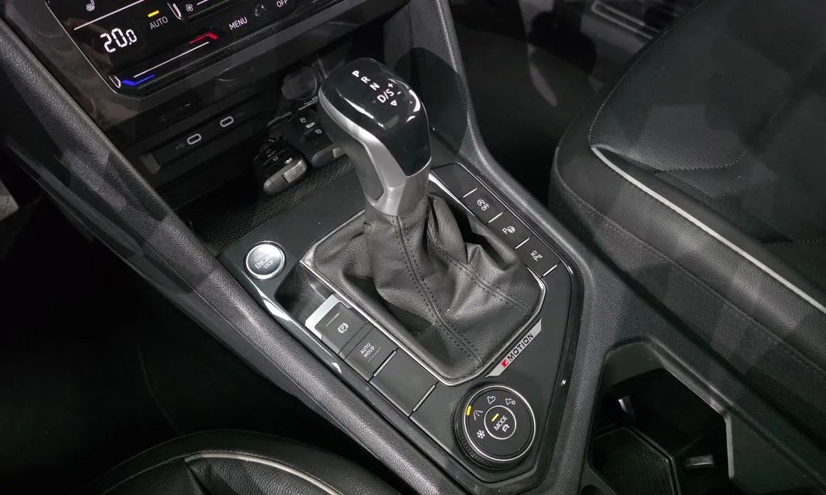 Volkswagen Tiguan — фото 6