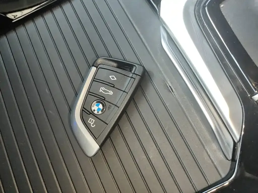 BMW X3 — фото 9