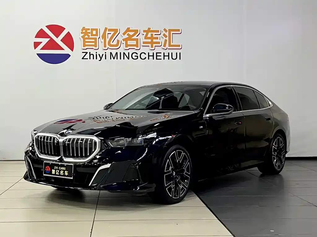 BMW 5 Series — фото 1