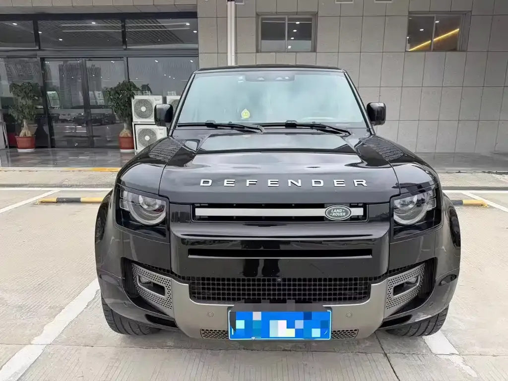 Land Rover Defender — фото 1