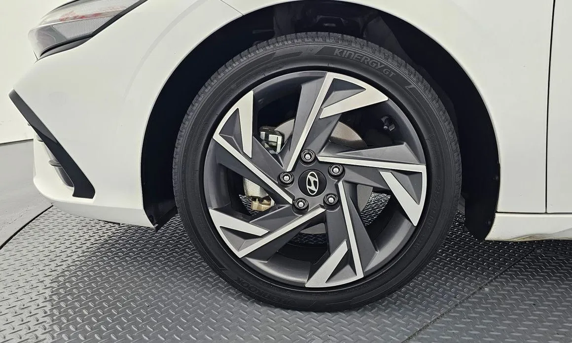 Hyundai AVANTE — фото 5