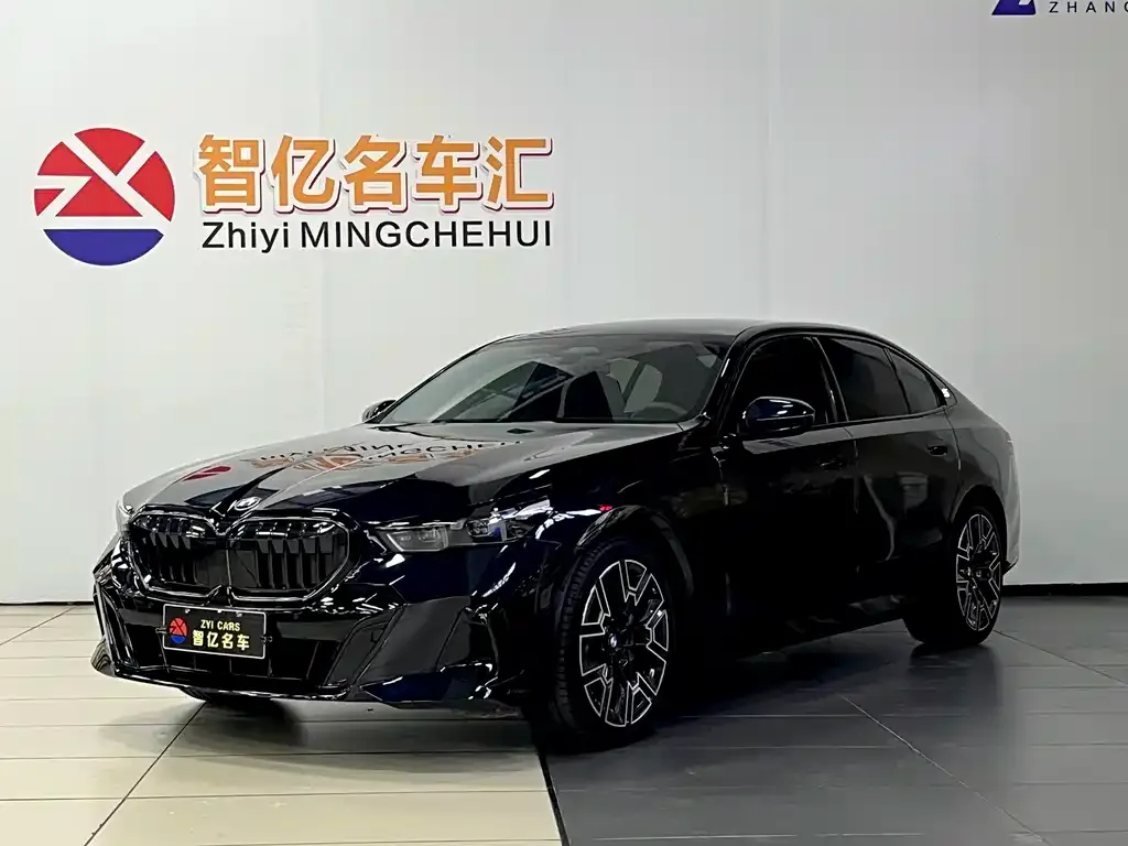 BMW 5 Series — фото 1