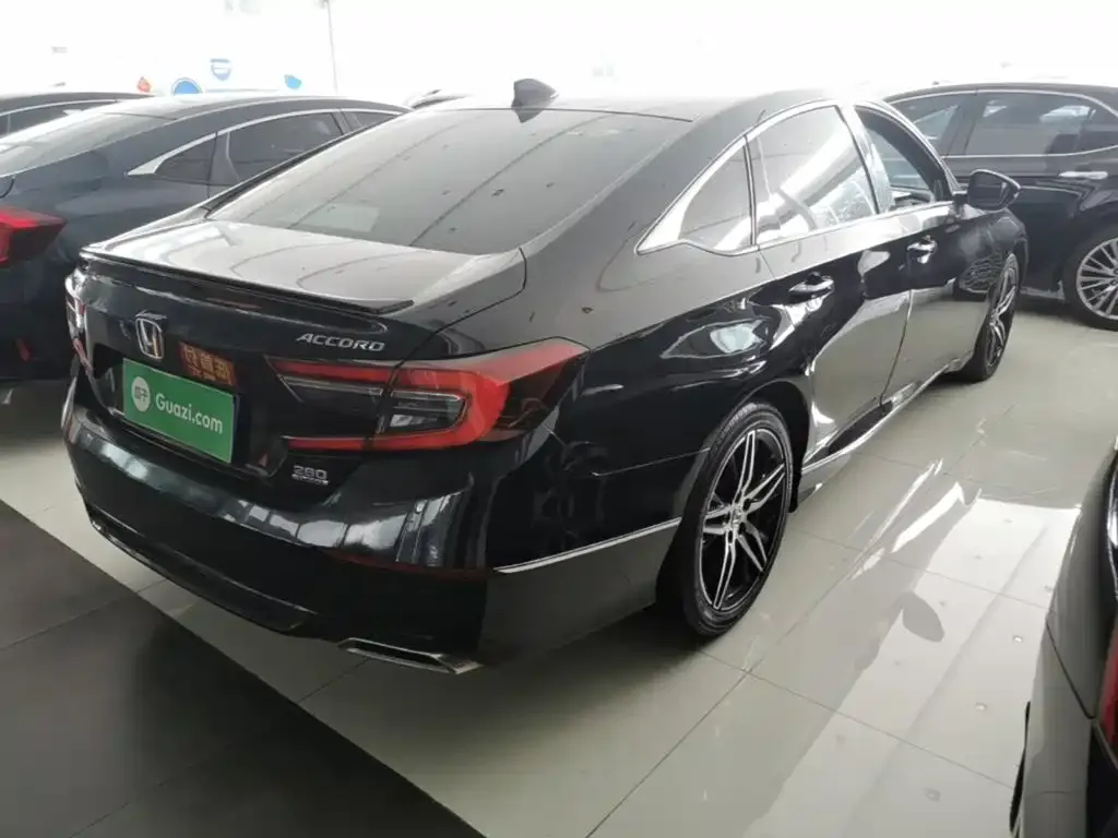 Honda Accord — фото 6