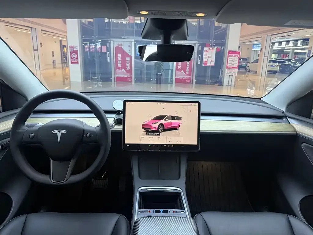 Tesla Model Y — фото 7