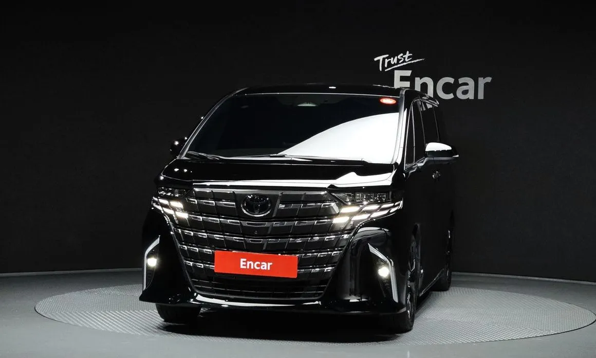 Toyota Alphard — фото 4