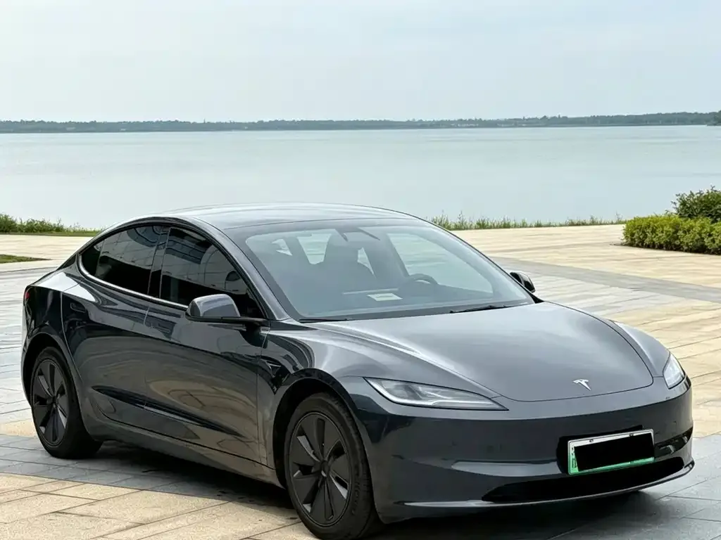 Tesla Model 3 — фото 3
