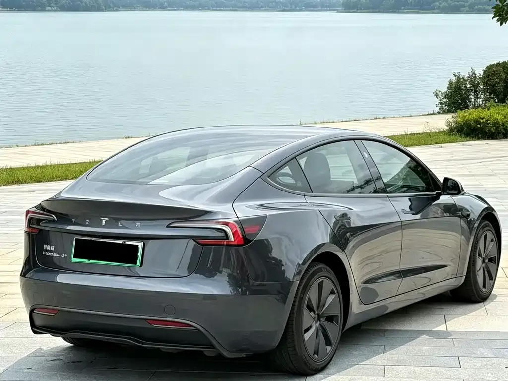 Tesla Model 3 — фото 6