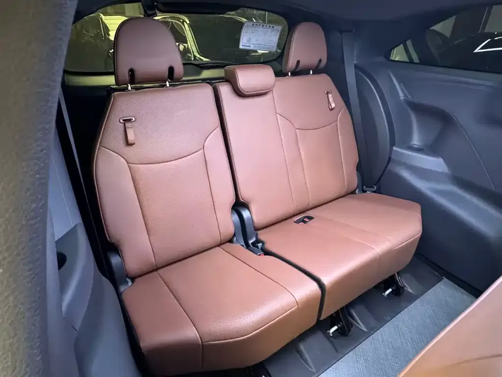 Toyota Sienna — фото 4