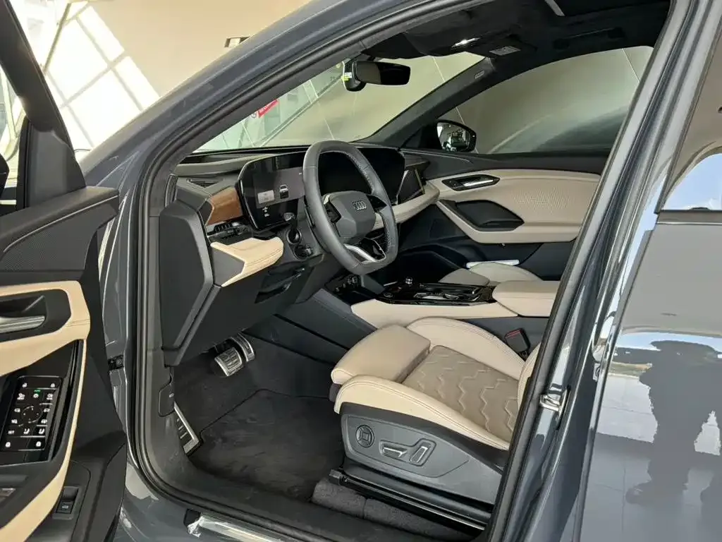 Audi Q6L e-tron — фото 2