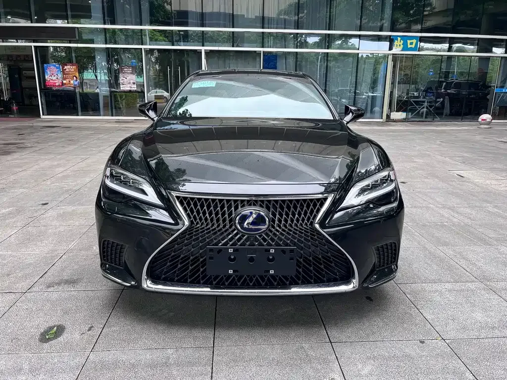 Lexus LS — фото 10