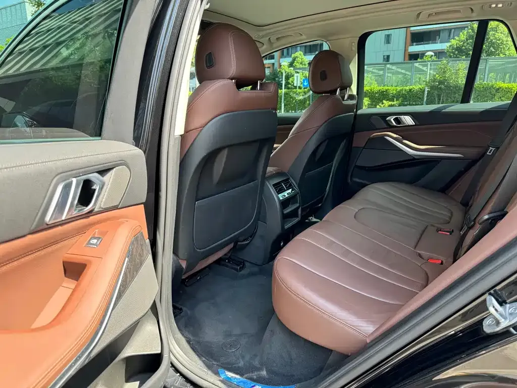 BMW X5 (Import) — фото 2