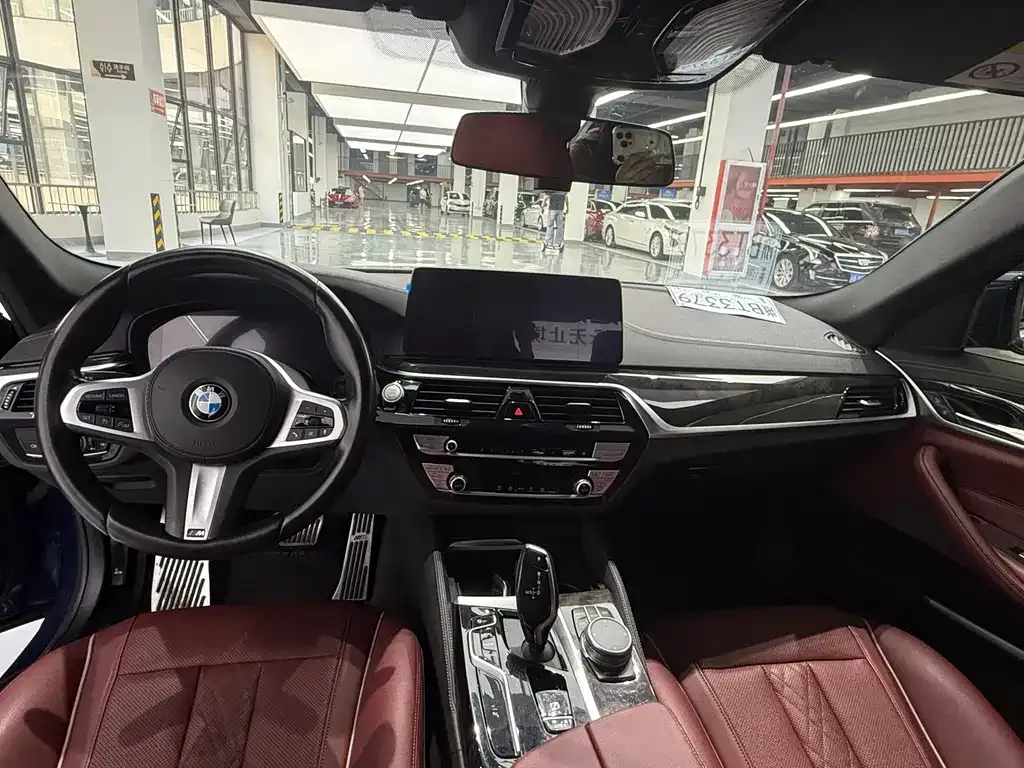 BMW 5 Series — фото 10