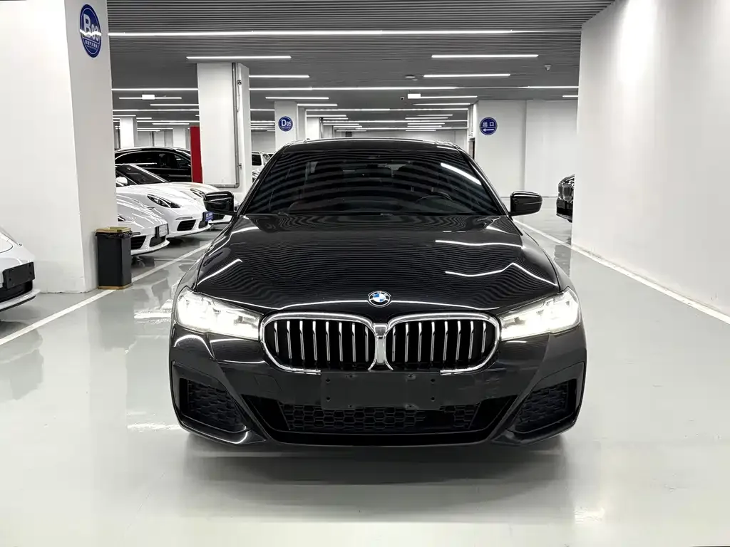 BMW 5 Series — фото 1