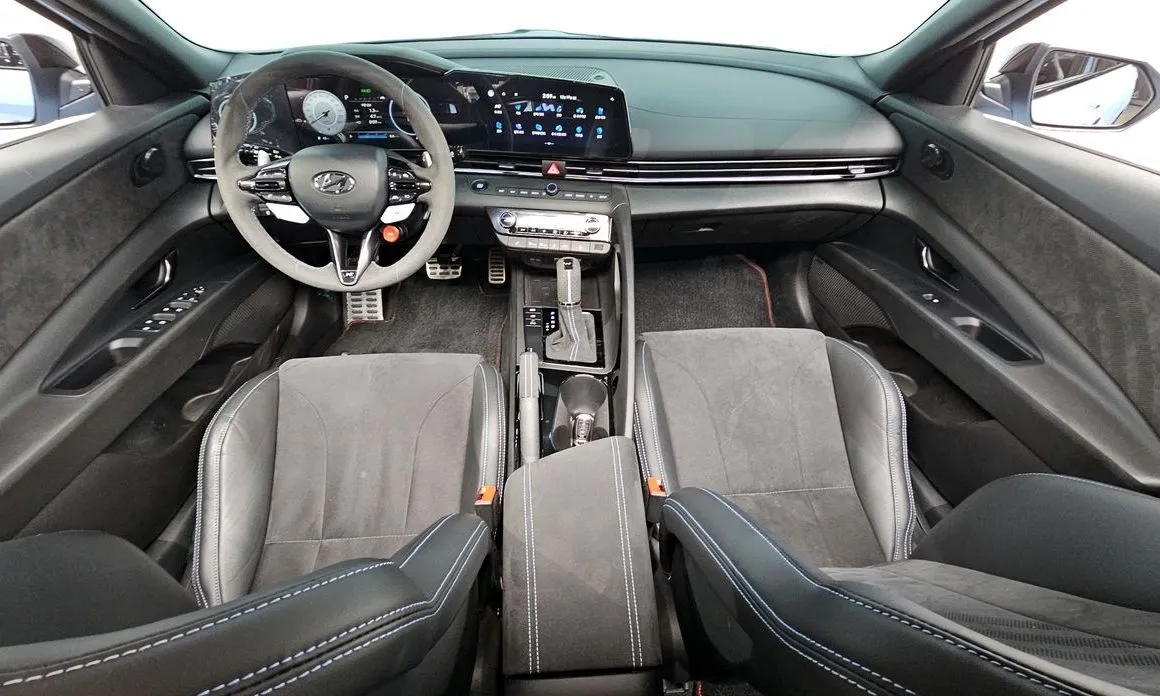 Hyundai AVANTE — фото 8