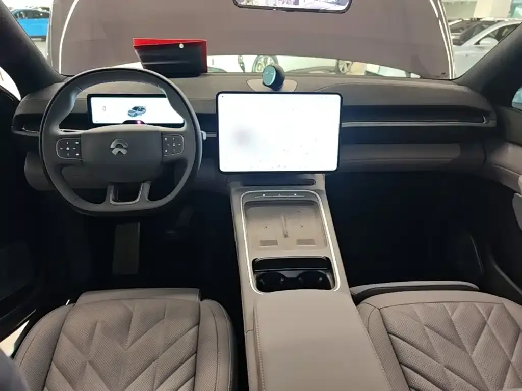 NIO EC6 — фото 10
